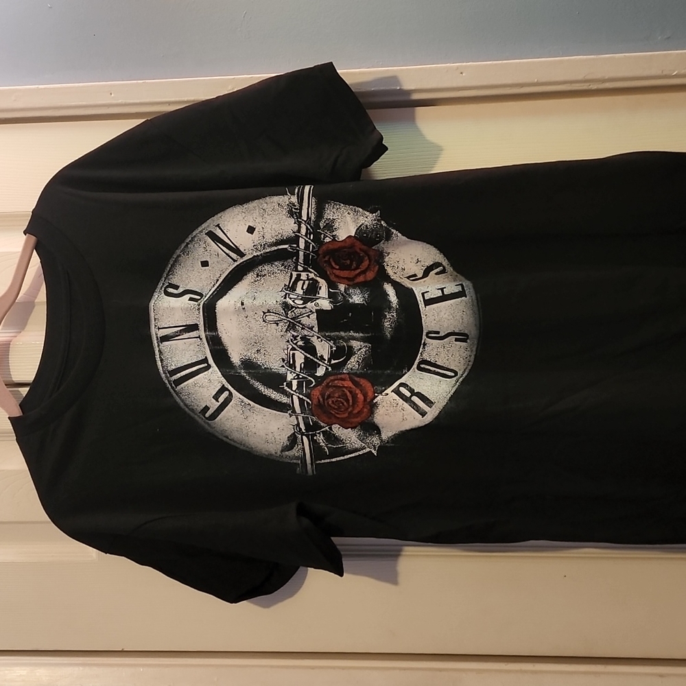 Guns N Rose's Tour shirt